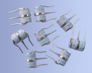 Centelhador  -  Three-terminal DIP Gas Discharge Tube Size Φ8.0×10.0mm B3R  5KA   